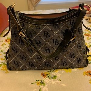 Like NEW Dooney & Bourke Bag